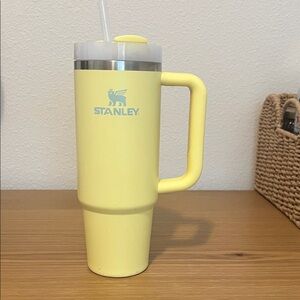 Stanley Butter Yellow Tumbler with Handle